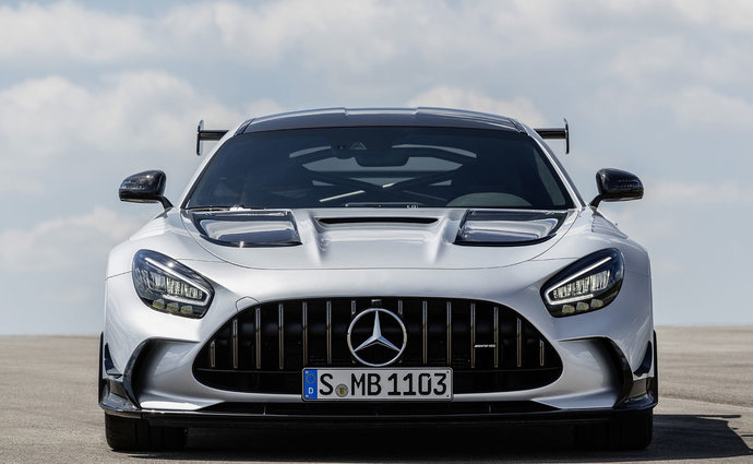 Mercedes-AMG GT Black Series - novinka 2020 | brutální závodní supersport | V8 biturbo 730 koní | 